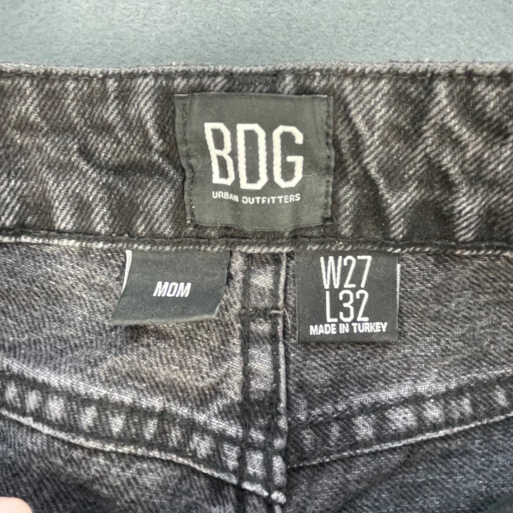 BDG Washed Black Mom Jeans Women W27 L32 High Rise Tapered Leg Cotton Denim - Picture 5 of 12